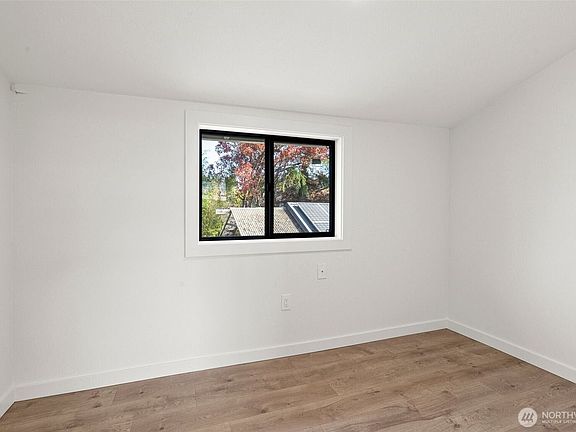 5th image of 1230 5th Ave SE