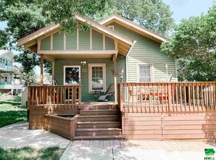 209 7th St, Alton, IA 51003