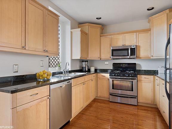 5th image of 1518 W Wilson Ave APT 3E