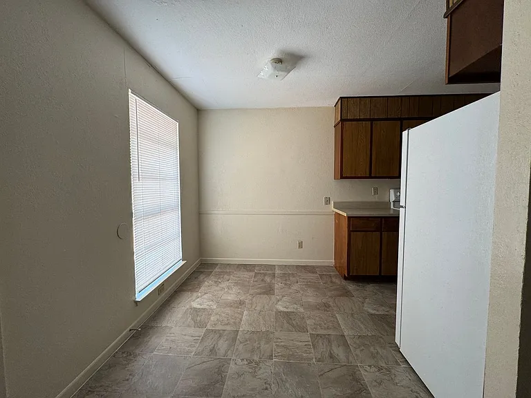 4304 Lake Rd — Photo 3