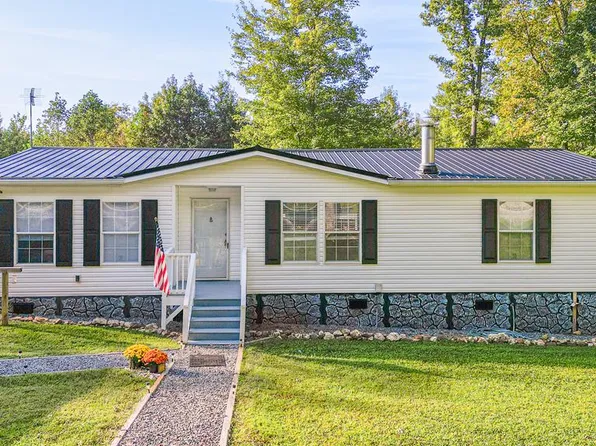 180 Autumn Ln, Chase City, VA 23924