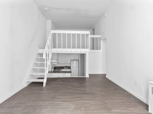 88 Fulton Street image 2 of 10