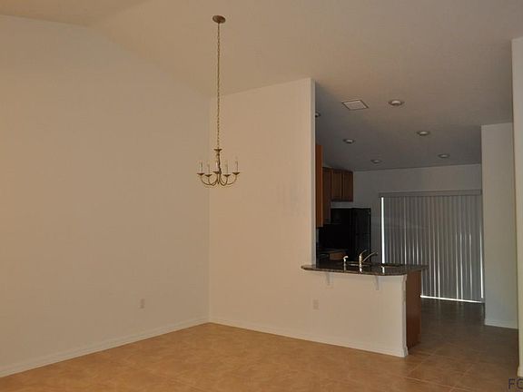 3rd image of 3 Uniondale Pl #B