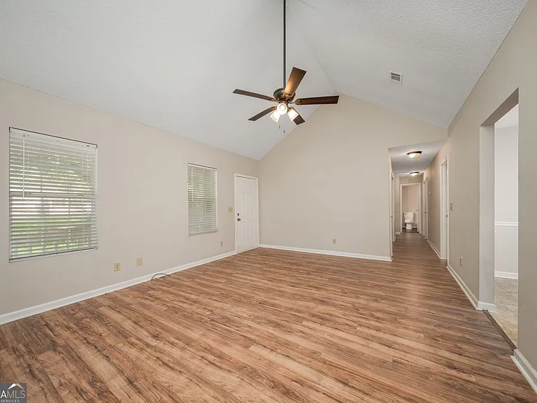536 Loblolly Ln — Photo 6