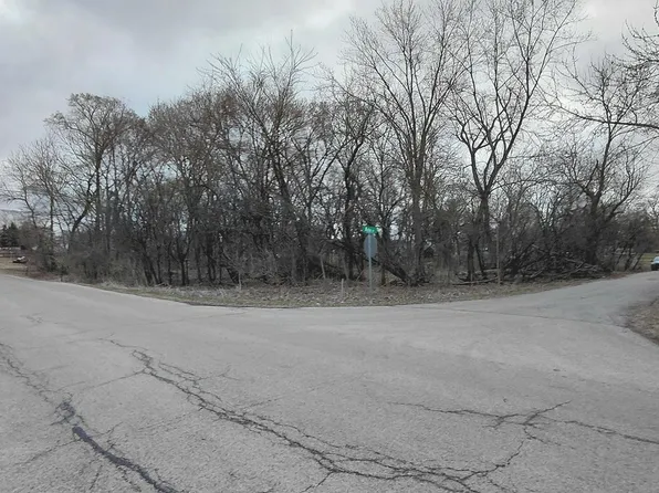 28331 W Main St, Wauconda, IL 60084