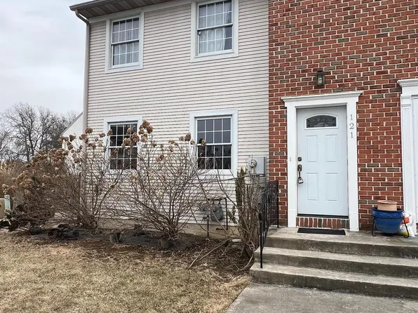 121 White Birch Ln, Blandon, PA 19510