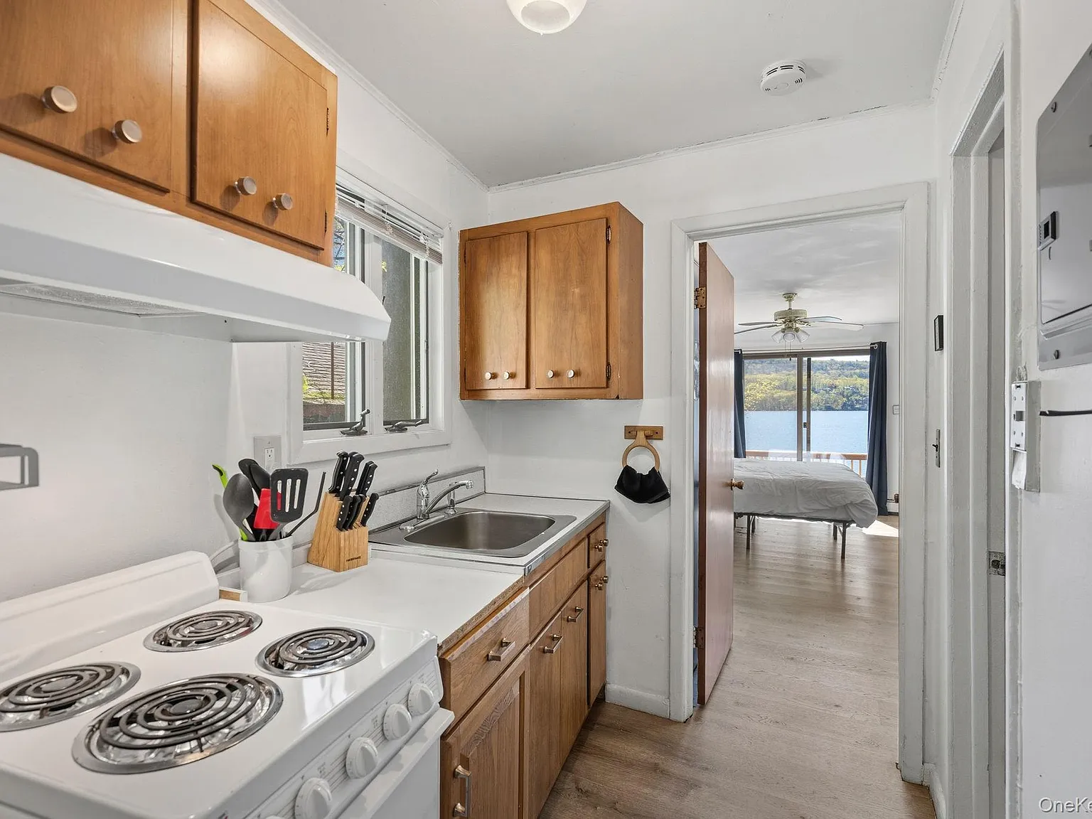 1 bed, 1.0 bath, 4962 sqft, $2,300 — Photo 2