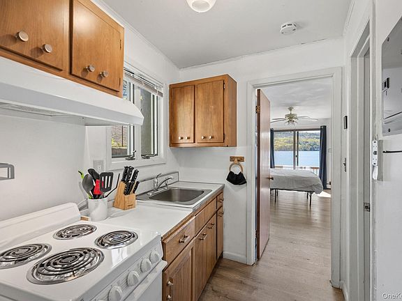 2nd image of 194 Jersey Ave #D