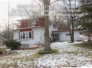 1513 Lake Dr, Hubertus, WI 53033