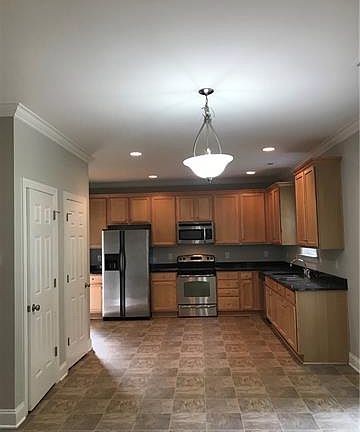 5th image of 7020 City View Dr