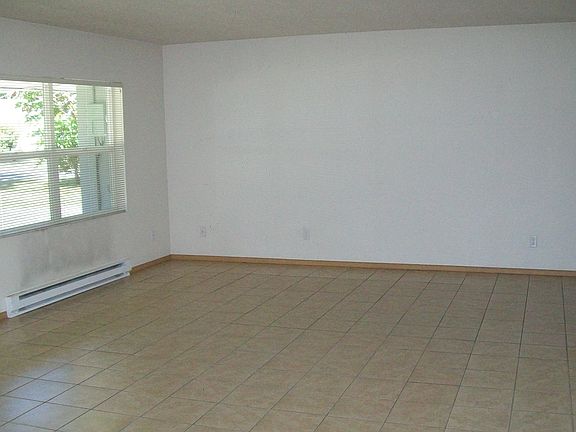 2nd image of 5004 22nd Ave SE