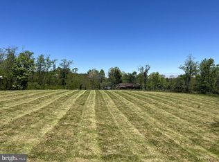 Bloomery Pike, Cross Junction, VA 22625