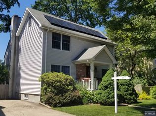 7 Clinton Ave, Midland Park, NJ 07432