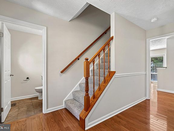 3rd image of 10409 Sorrell Dr
