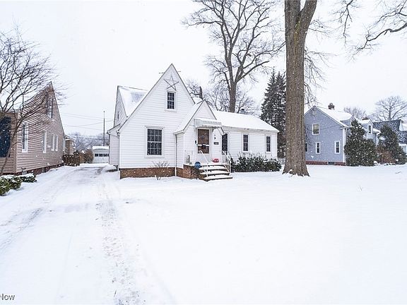 3rd image of 14604 Roxboro Ave