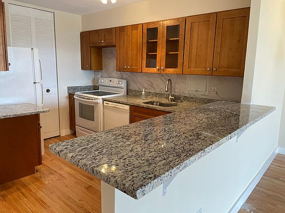 4th image of 50 Longwood Ave APT 920A