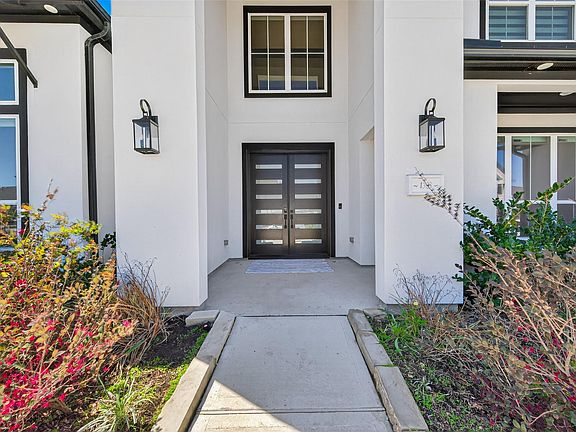 4th image of 1303 Royal Knoll Ln