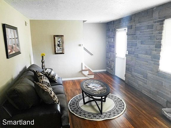 4th image of 21370 Morris Ave