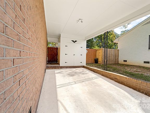 3rd image of 1418 Fern Forest Dr
