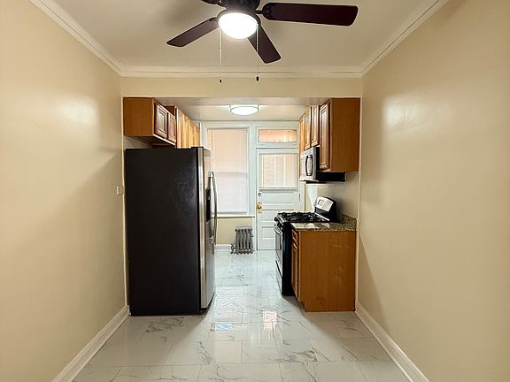 4th image of 6214 N Mozart St #E