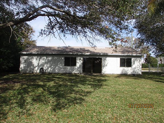 5th image of 2212 SE Maslan Avenue