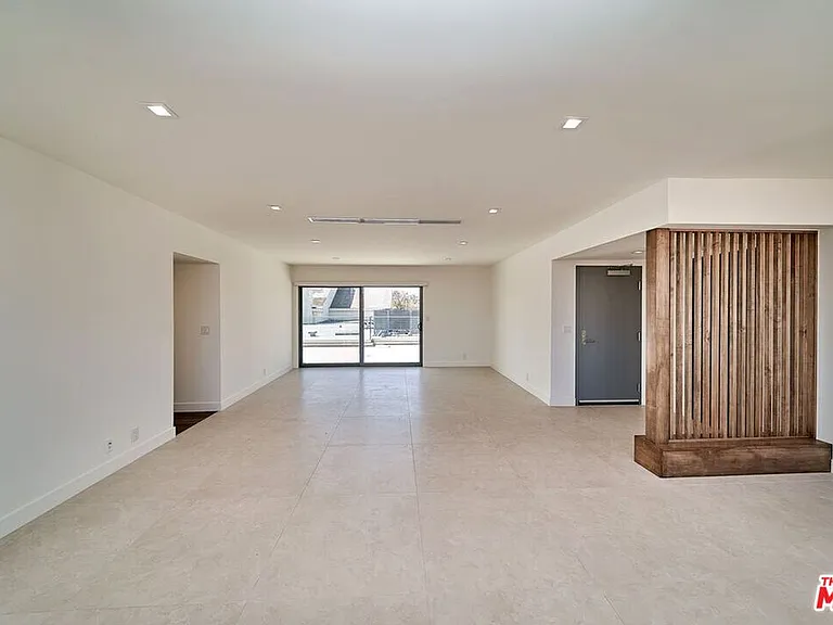 145 S Maple Dr #401 — Photo 9