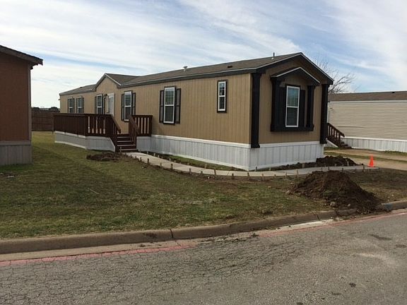 2nd image of 820 Aspen Ln #95