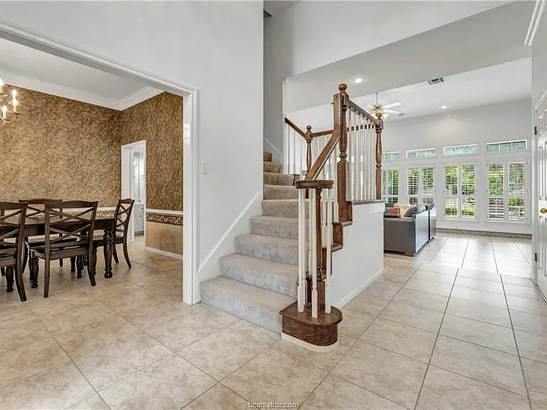 4601 Valley Brook Cir — Photo 17