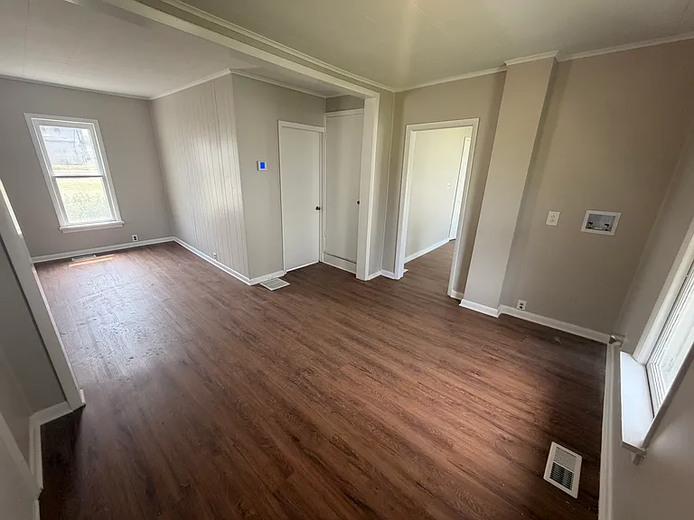 42 Webber Ave — Photo 9