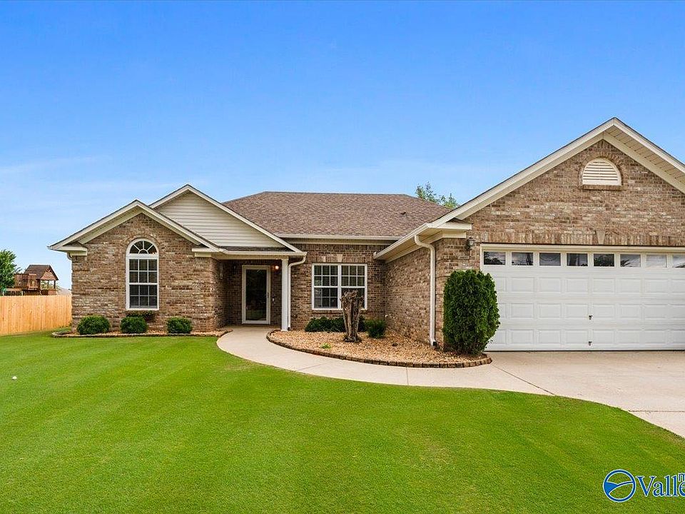 1st image of 305 Antler Point Dr