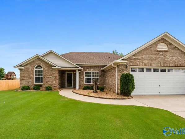 305 Antler Point Dr, New Market, AL 35761