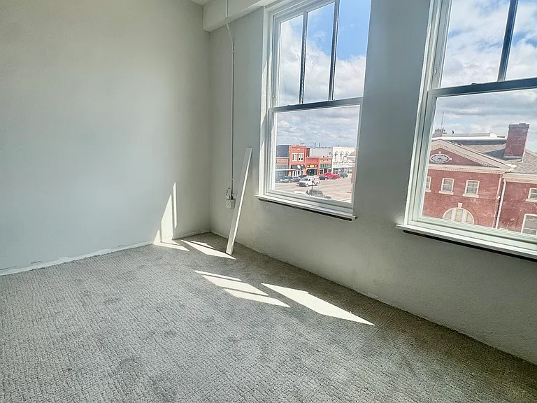 501 N Main St #408 — Photo 3