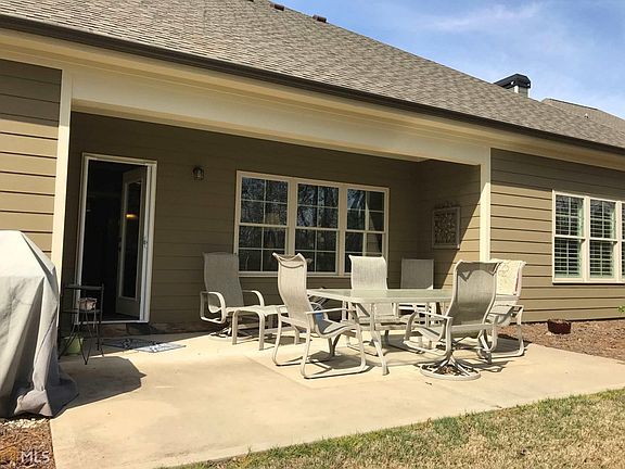 3rd image of 1031 McInteer Cir #39