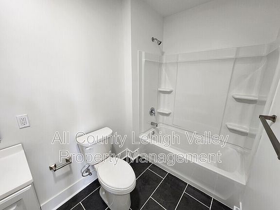 4th image of 1 N Broadway #301