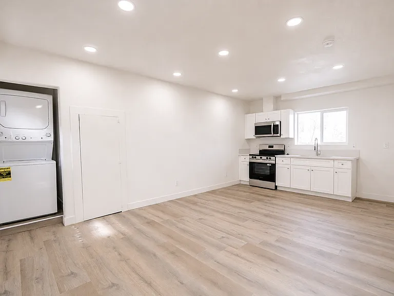 6187 Vanessa St — Photo 7