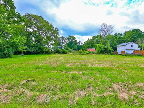 131 S 8th St, Williamsburg, OH 45176