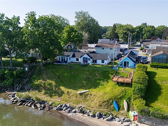 4th image of 489 Lake Front