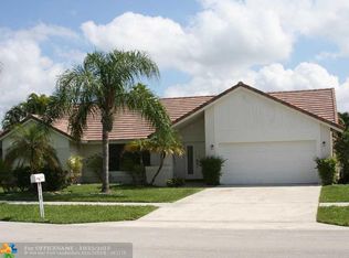 9536 Old Pine Rd, Boca Raton, FL 33428