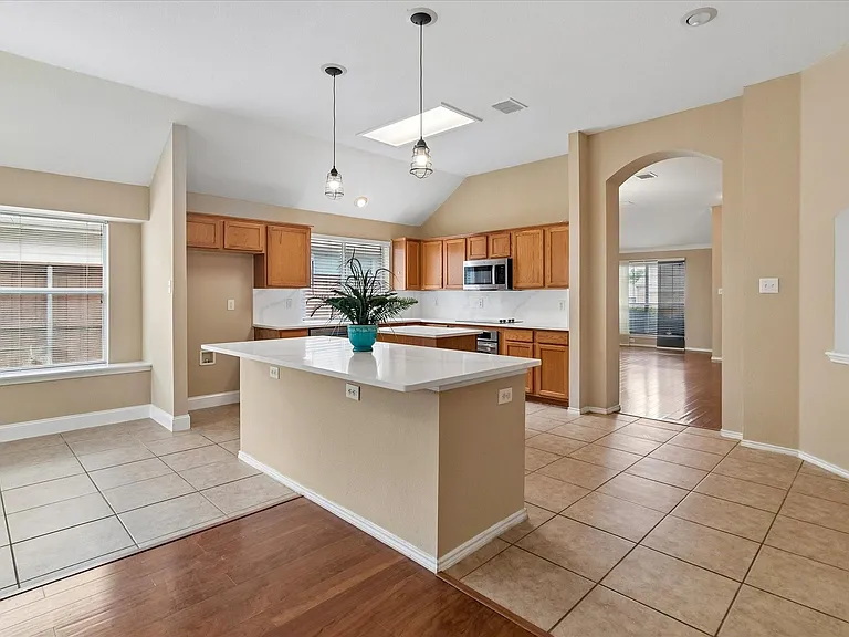 10610 Stone Falls Ln — Photo 7