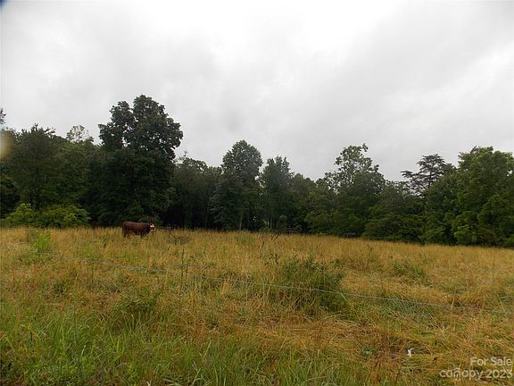 3rd image of 4846 Pecan Ln