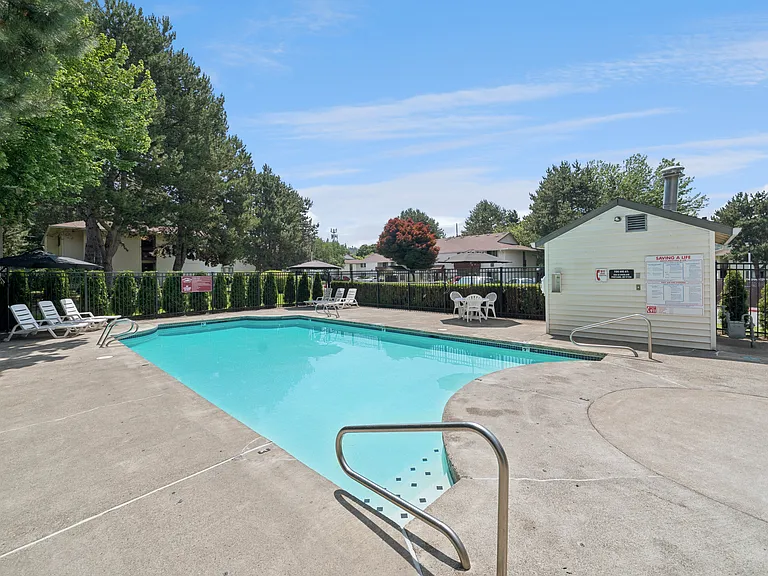 Foothills Apartments — Photo 25