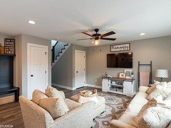 4th image of 1918 Dogwood Ln