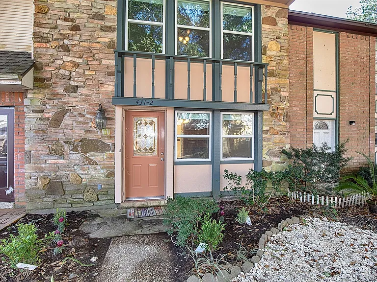 431 Sunset Dr #2 — Photo 1
