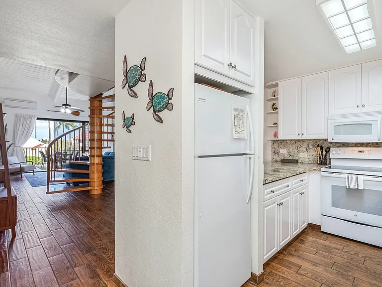 S Kihei Rd — Photo 15