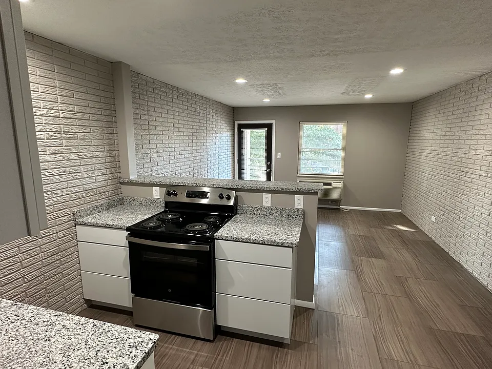4012 Dupont Cir #307