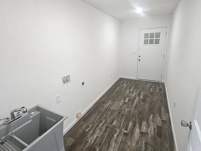 254 Georgee Rd — Photo 5