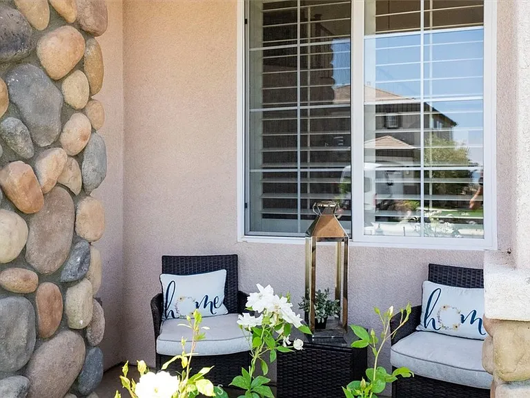 24231 Blossom Ct — Photo 4