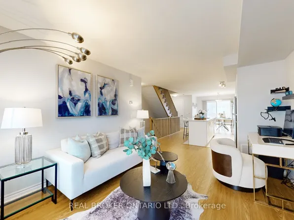 2500 Hill Rise Ct #124, Oshawa, ON L1L 0M6