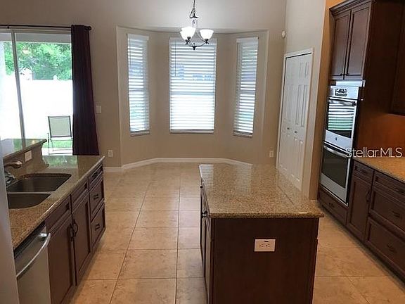 4th image of 202 W Blue Water Edge Dr