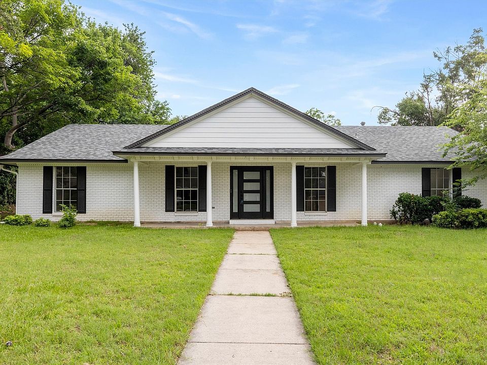 1st image of 2203 Foxcroft Cir